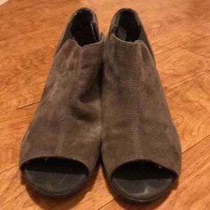 Gray/Brown Munro Peep-toe Booties